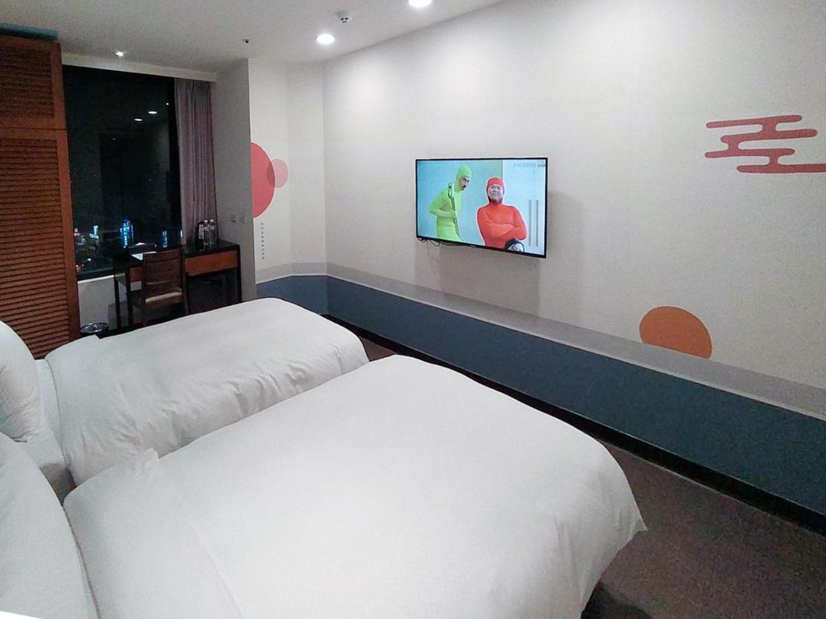 Pingzhen Hotel J Taoyuan מראה חיצוני תמונה